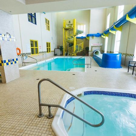 Redwood Inn & Suites Clairmont Экстерьер фото