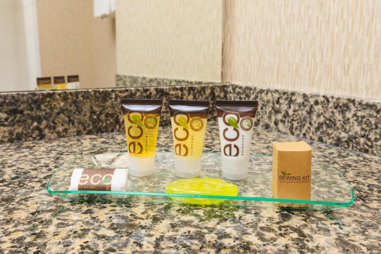 Redwood Inn & Suites Clairmont Экстерьер фото