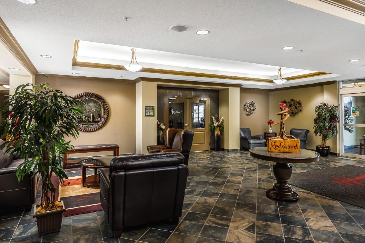 Redwood Inn & Suites Clairmont Экстерьер фото